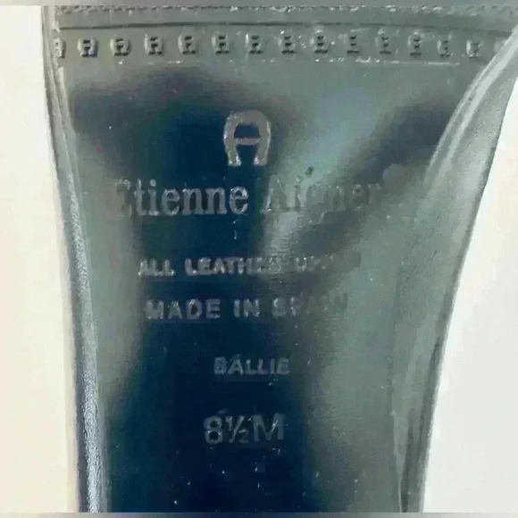 Etienne Aigner Women’s Ballie Heels Size 8.5, Navy Blue w/ Black Patent Leather - Picture 10 of 12